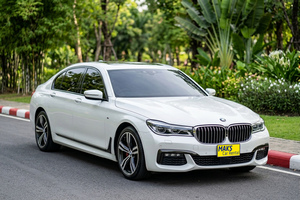 렌터카 BMW 740 M Sport(19-22) - photo 1