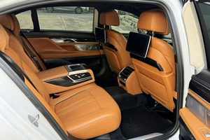 렌터카 BMW 740 M Sport(19-22) - photo 9