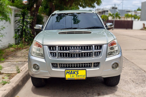 렌터카 Isuzu MU7 - photo 1