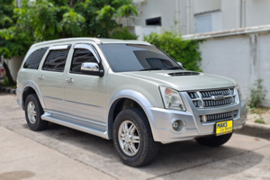 렌터카 Isuzu MU7 - photo 9