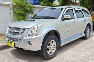 렌터카 Isuzu MU7 - photo 15