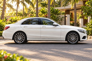 렌터카 Mercedes Benz C AMG (17-23) - photo 3